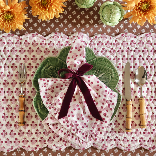Abigail Pink Scalloped Quilted Placemat